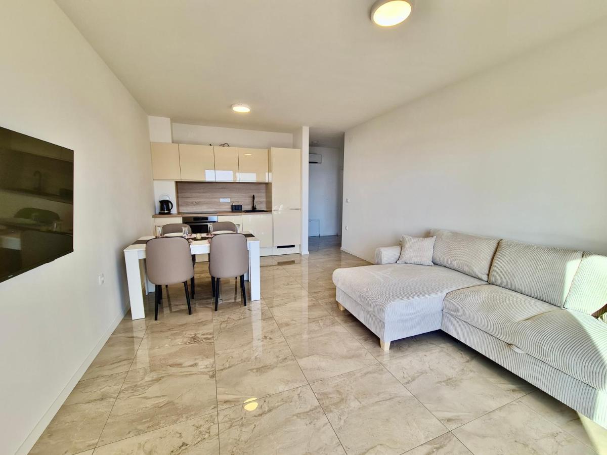 דראמליי Apartments Sunflower מראה חיצוני תמונה